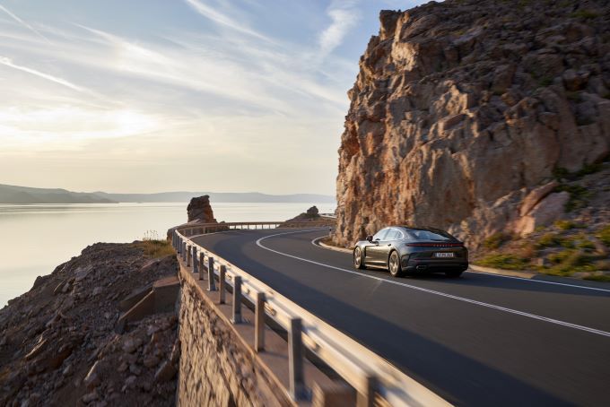 De nieuwe Porsche Panamera: luxueuzer, efficinter en digitaler foto 8