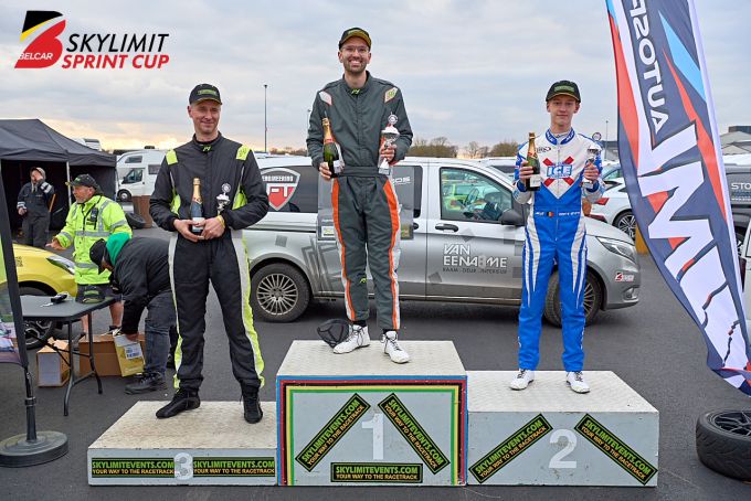 Andres Beers maakt indruk en pakt podium tijdens autosportdebuut in BelCar Sprint Cup: P2 in Mettet!