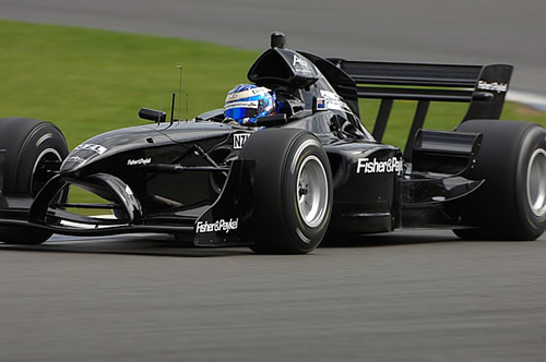 Chris van der Drift testte op Silverstone met de A1GP bolide. Het is nog niet bekend of de Nederlandse Nieuw-Zeelander ook tijdens de vrijdagen in actie komt.