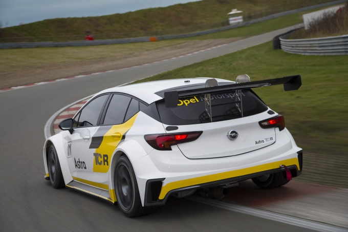 Opel Astra TCR 2016