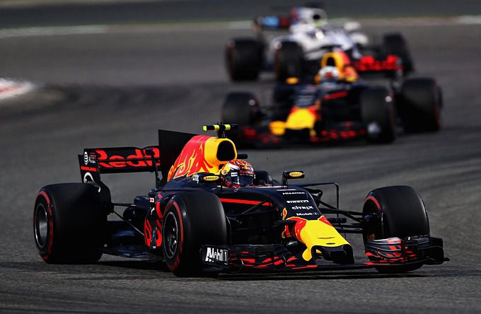 Max Verstappen voor Daniel Ricciardo F1