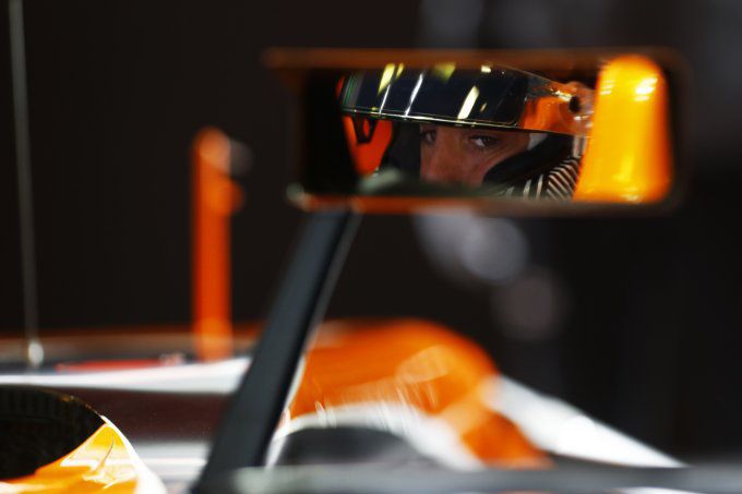 McLaren mirror Alonso