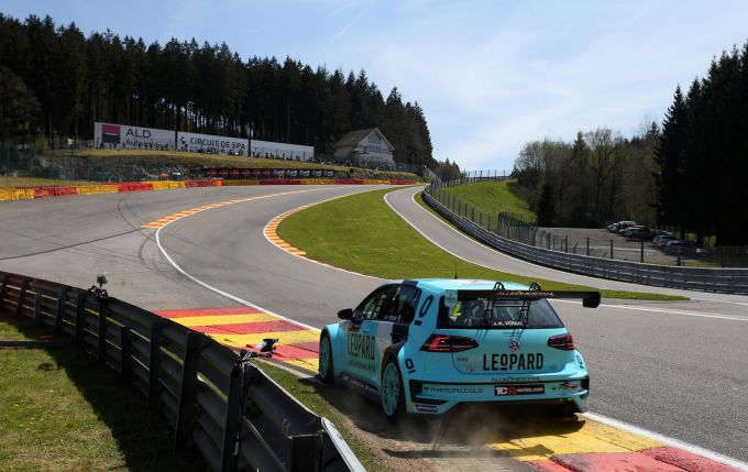 Vier VW Golf GTI TCR in Spa-Francorchamps, Vernay