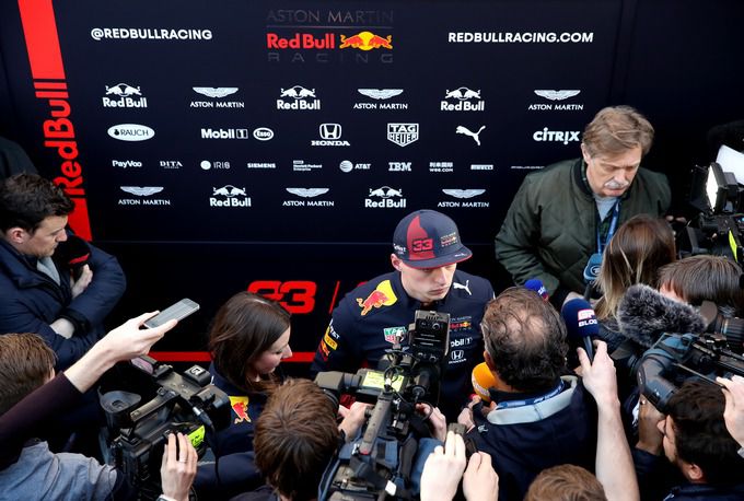 Red Bull Max Verstappen persmuskieten
