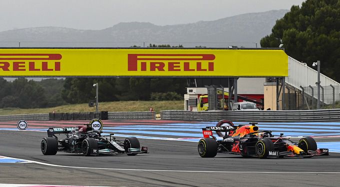 Max Verstappen en Lewis Hamilton F1