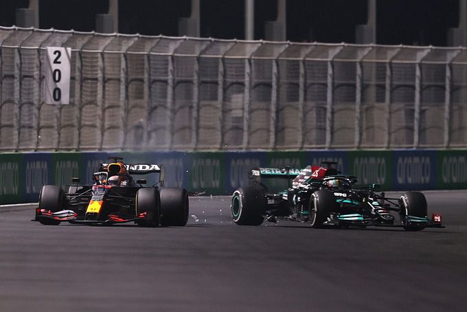Formule 1 Max Verstappen versus Lewis Hamilton