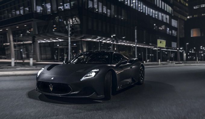 Maserati onthult de exclusieve en nachtzwarte MC20 Notte