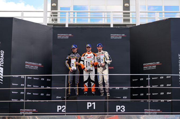 Porsche Sprint Challenge Southern Europe Valencia Foto 2Kas Haverkort podium