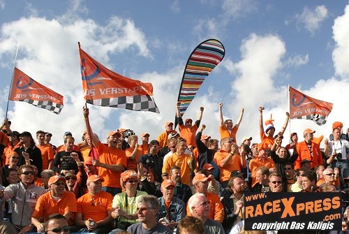 De duinen en tribunes zullen Oranje kleuren !
