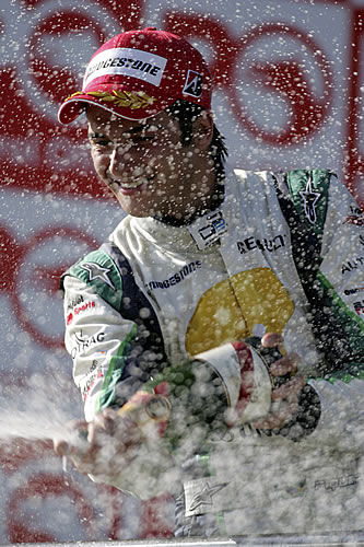 Nelson Piquet jr wint in Turkije