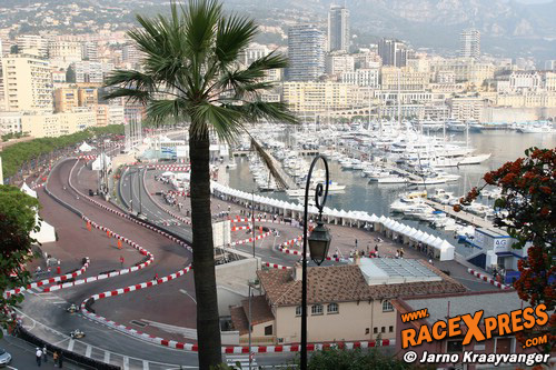 De lay-out van het kartcircuit maakt gedeeltelijk gebruik van het F1 circuit in Monaco