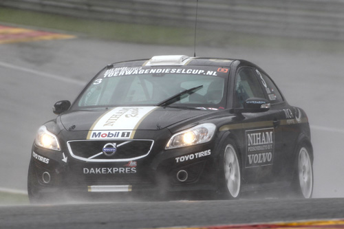 Marcel Roeleveld wint de eerste wedstrijd van de Toerwagen Diesel Cup op Spa-Francorchamps