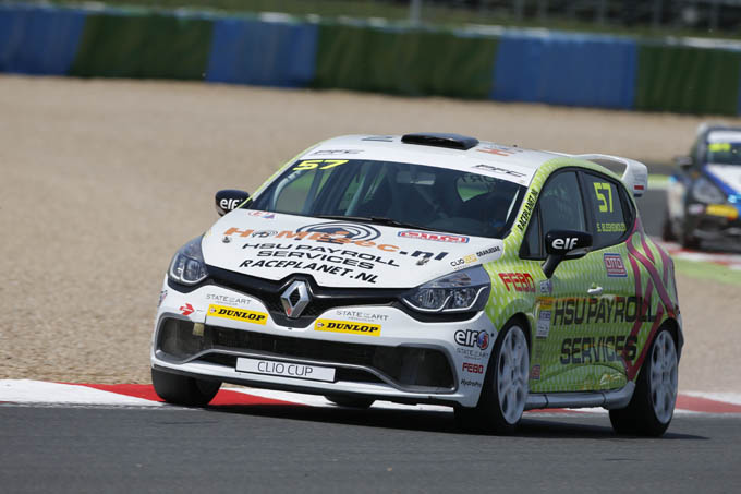 Renault Cup Benelux in actie Masters weekend op Circuitpark Zandvoort | RaceXpress