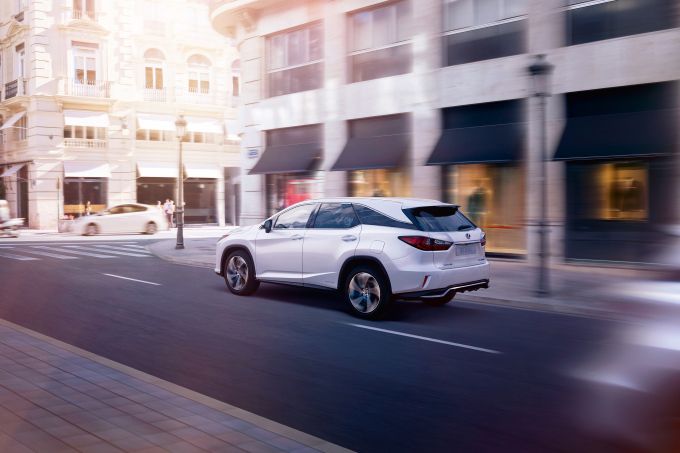 Lexus RX 450hL: vanaf 85.895 euro, RX 450h leverbaar als extra sportieve Sport Edition