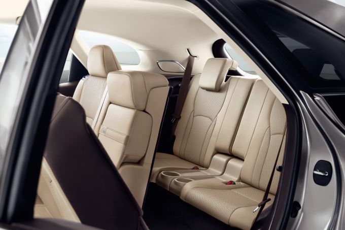 Lexus RX 450hL: vanaf 85.895 euro, RX 450h leverbaar als extra sportieve Sport Edition