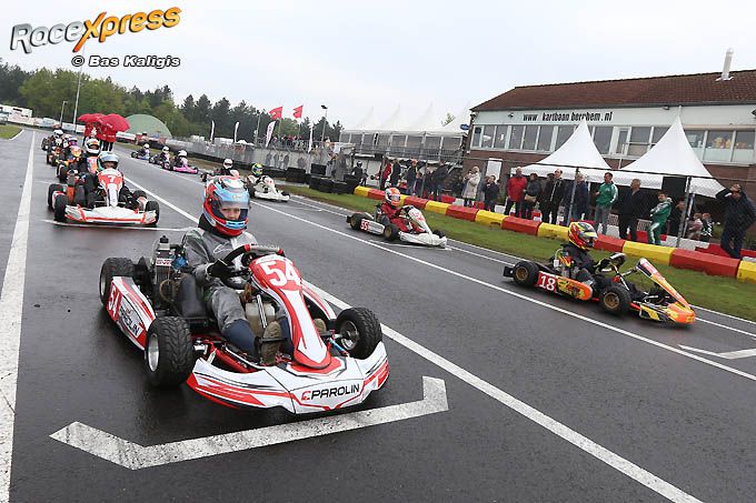 Tommie van der Struijs pakte overwinning in race 1