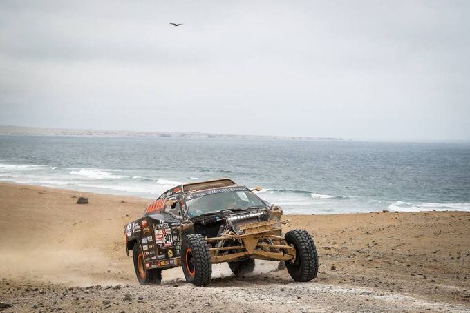 Tim en Tom Coronel hebben de achtste etappe van de Dakar Rally 2019