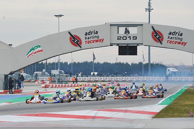 kickstart 2019 WSK Champions Cup op Adria Karting Raceway in Itali