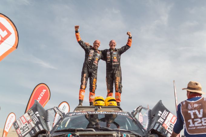 Tim en Tom Coronel en the Beast finish Dakar Rally 2019