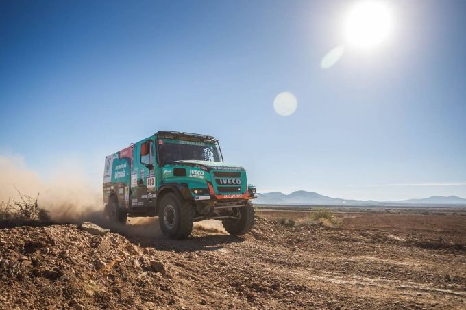 Team De Rooy met Ton van Genugten naar Morocco Desert Challenge