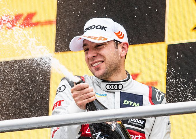 Robin Frijns DTM podium champagne
