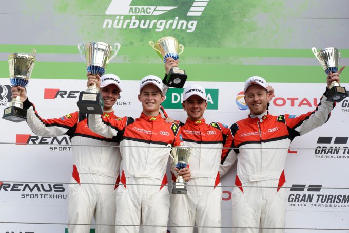 Leonard Hoogenboom flikt het weer: winst in de Audi Sport Seyffarth R8 LMC Cup!