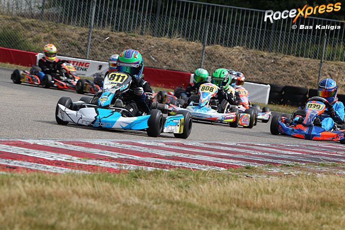 Henk Vuik junior vecht zich een weg naar voren