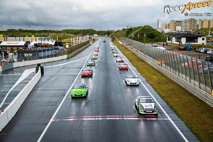 Maxime Oosten op pole Mazda RX5 Cup
