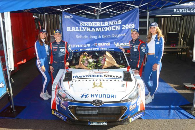 Bob de Jong viert Nederlandse titel in Eurol Hellendoorn Rally