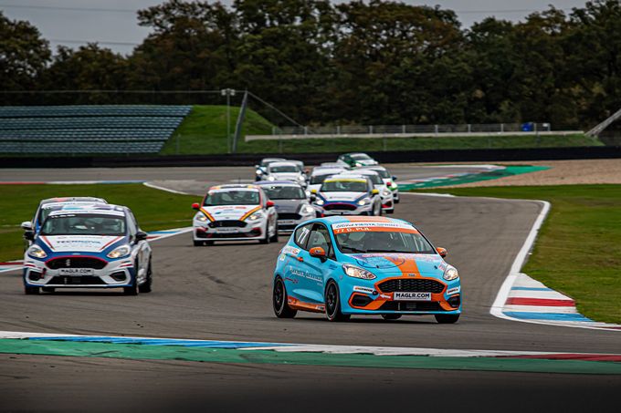 Daan Pijl aan kop Hankook Finale Races 2019 TT Circuit