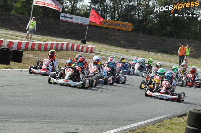 Kasper Schormans pole positie en aan kop met startnummer 40