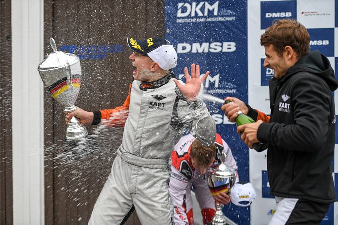 champagnedouche Senna van Walstijn