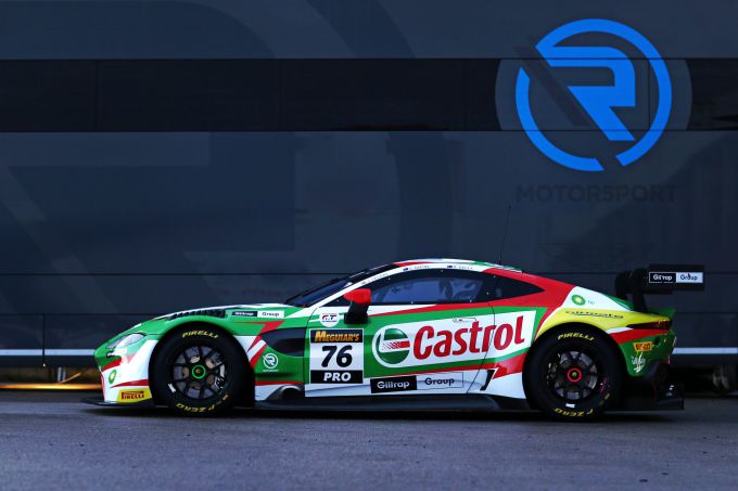 R Motorsport Aston Martin Castrol
