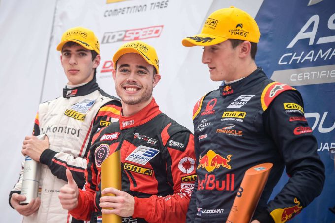 talent Joey Alders wint F3 Asia in Dubai voor Red Bull talent Jack Doohan zoon van 5 voudig 500cc motorkampioen Mick Doohan