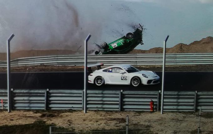 Final 4 crash 3 Eijndhoven Porsche