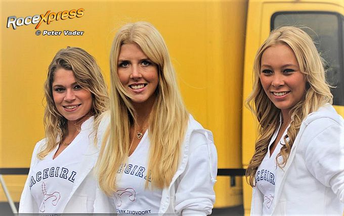 Blonde racegirls Zandvoort RX foto Peter Vader