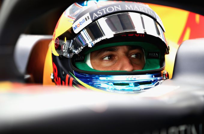 Daniel Ricciardo F1 McLaren bedachtzaam