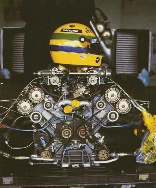 Renault rijke historie F1 Gordini motor V6 Turbo Lotus 97T en helm Ayrton Senna