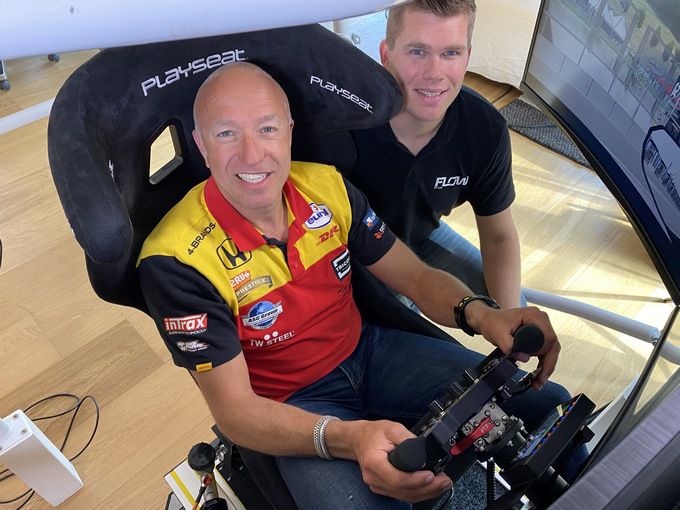 Tom Coronel en Rudy van Buren LIVESTREAMING TCR Europe SIM Racing; Volg Tom Coronel LIVE bij debuut op Spa-Francorchamps
