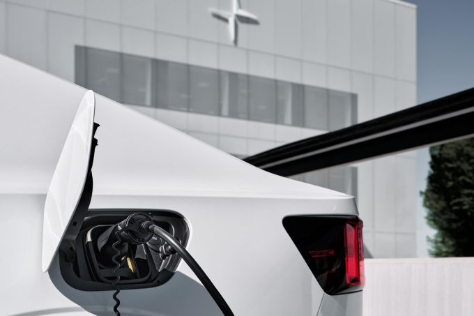 Polestar werkt samen met Plugsurfing voor meer laadgemak in Europa