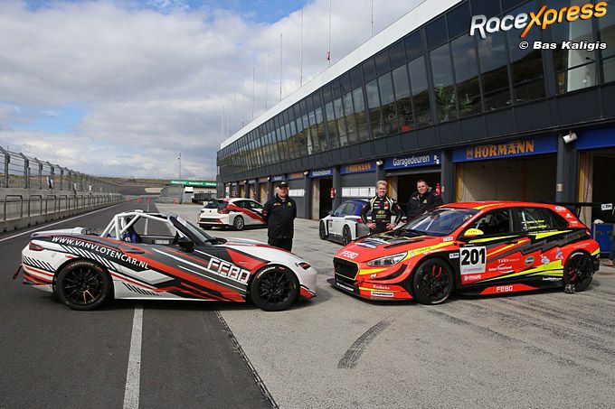 Pim van Riet Mazda MX5 Cup en Lorenzo van Riet en Dennis de Borst Hyundai Super Car Challenge