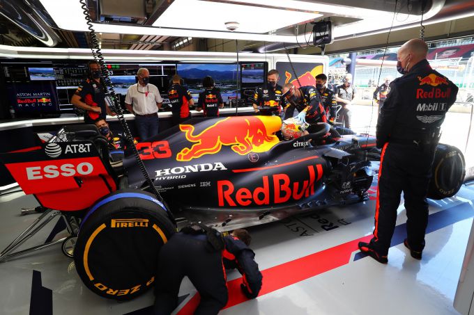 Max Verstappen F1 Red Bull banden Pirelli