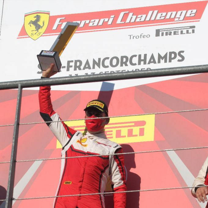 1_Roger_Grouwels_podium_beker_omhoog Ferrari Challenge Spa 2020