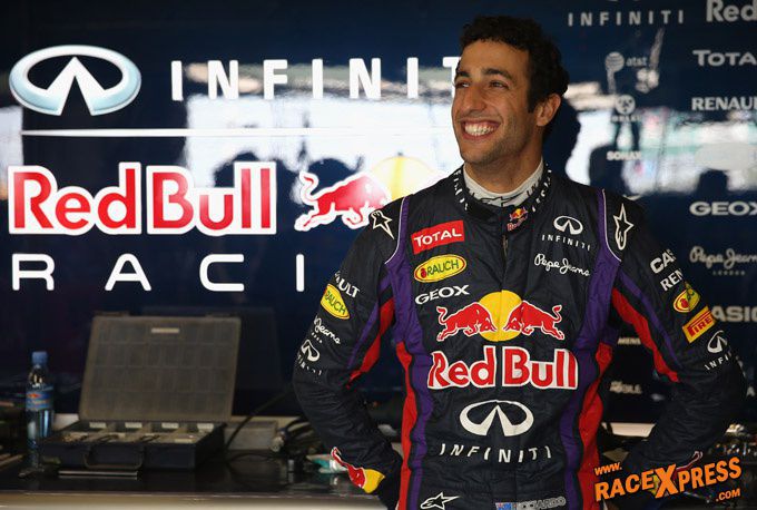 Daniel_Ricciardo_keep_smiling