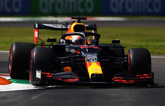 Max Verstappen : Max Verstappen crashes out of British Grand Prix after