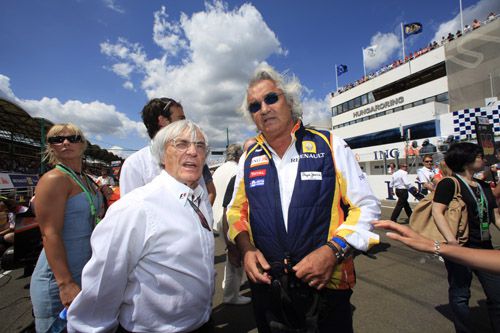 Bernie Ecclestone (L) en Flavio Briatore (R)