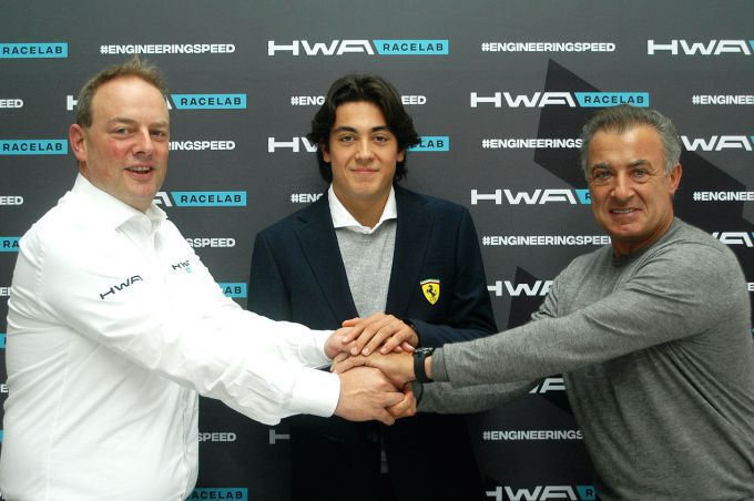 Hwa racelab. Hwa racelab. Racelab. Джулиано алези с семьей. Формула 2 эмблема.