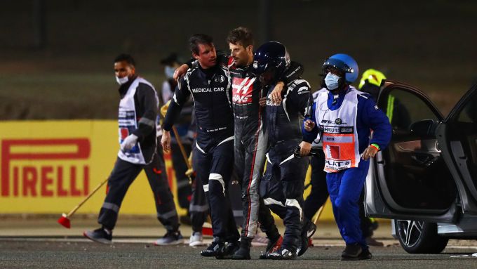 Romain_Grosjean_unhurt cras Bahrein F1_com