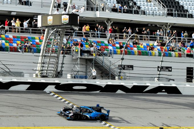 Nr10_Konica_Minolta_Acura_ARX-05_Acura_DPi_Helio_Castroneves_Alexander_Rossi_Filipe_Albuquerque_Ricky_Taylor winnaar 24H Daytona 2021