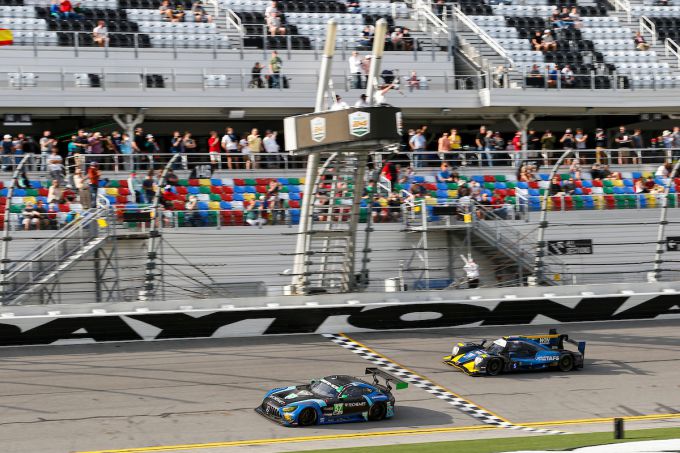 Nr57_Winward_Racing_Mercedes-AMG_GT3_GTD_Russell_Ward_Philip_Ellis_Indy_Dontje_Maro_Engel_Checkered_Flag